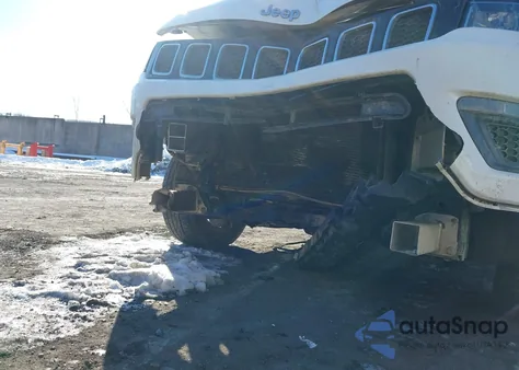 2018 Jeep Compass Sport Fwd z USA, uszkodzony, nr VIN 3C4NJCABXJT105671